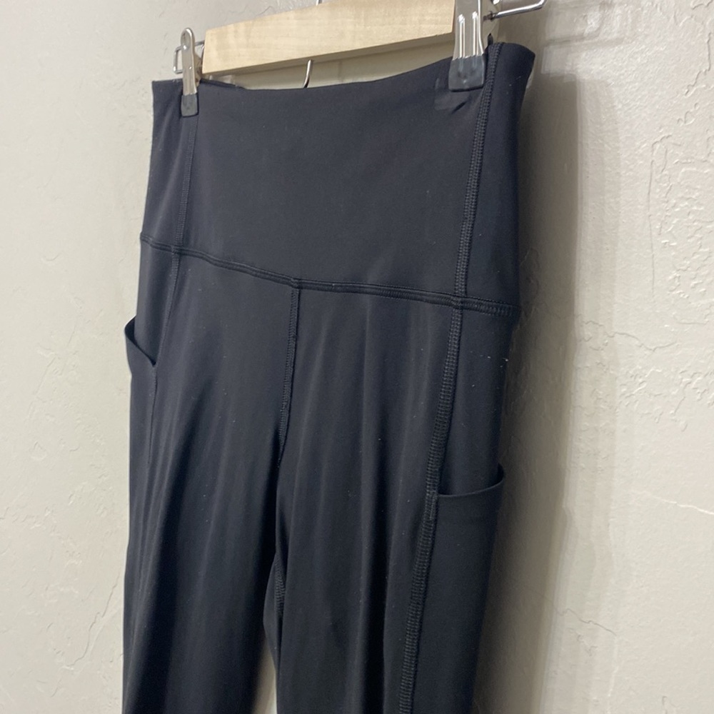 Lululemon black crop leggings size 4 - Picture 4 of 13
